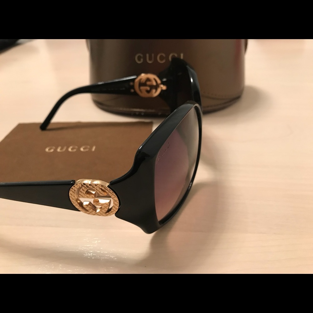 Gucci oversized sunglasses